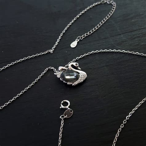 swarovski swan necklace silver